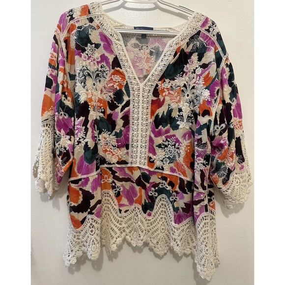 Democracy Plus Size XL Split V-Neck Crochet Scallop Trim 3/4 Sleeve Peplum Top - Picture 1 of 5